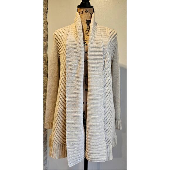 Vince Cardigan Sweater  50% YakYak 50% Wool, Cream, Knit, Shawl, Sz XS - Picture 9 of 10